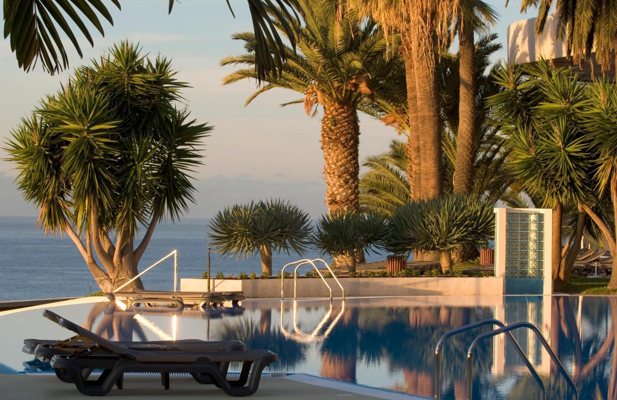 Pestana Casino Park Hotel & Casino Funchal  Exterior photo The pool at the Westin Athens